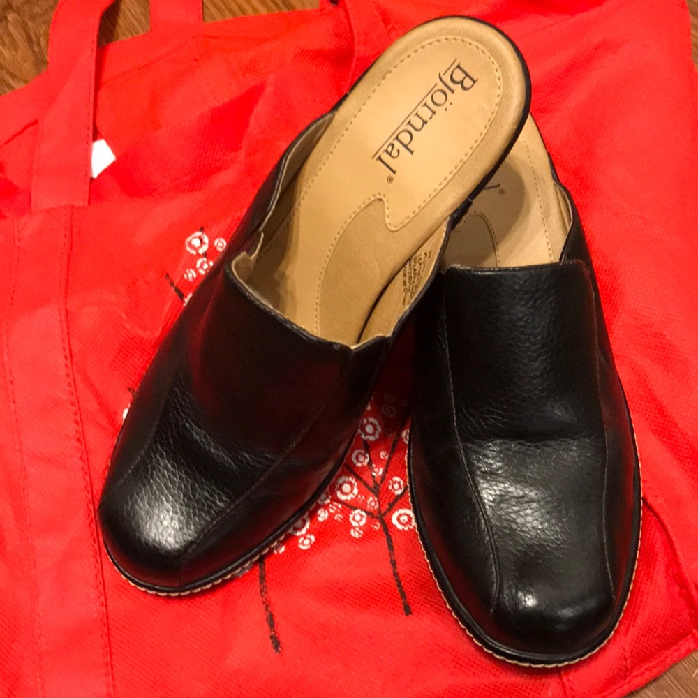 Women’s shoes